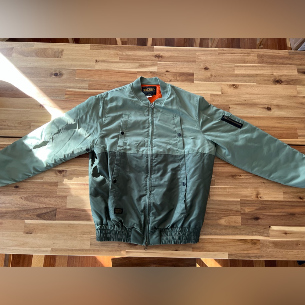 10.Deep bomber jacket